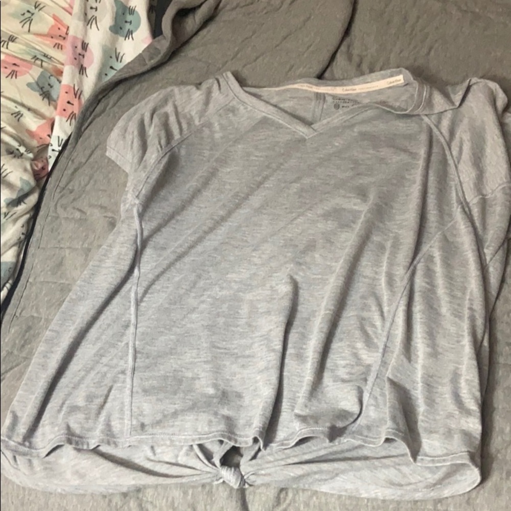 Medium Calvin Klein performance shirt
